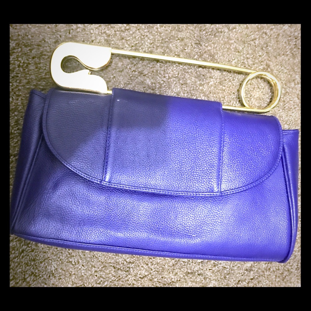 Bodhi safety pin clutch